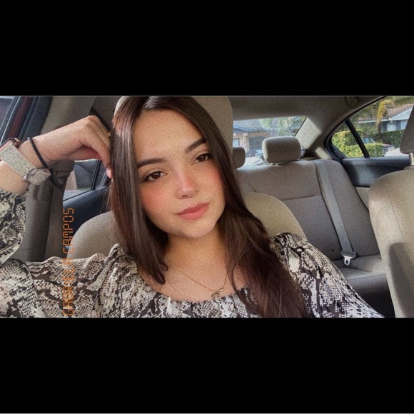 Meet your Posher, Gabriela - Picture 1 of 1